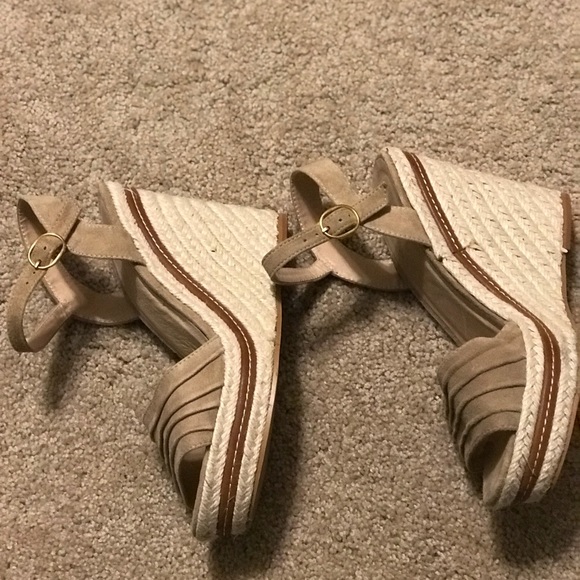aldo nude wedges